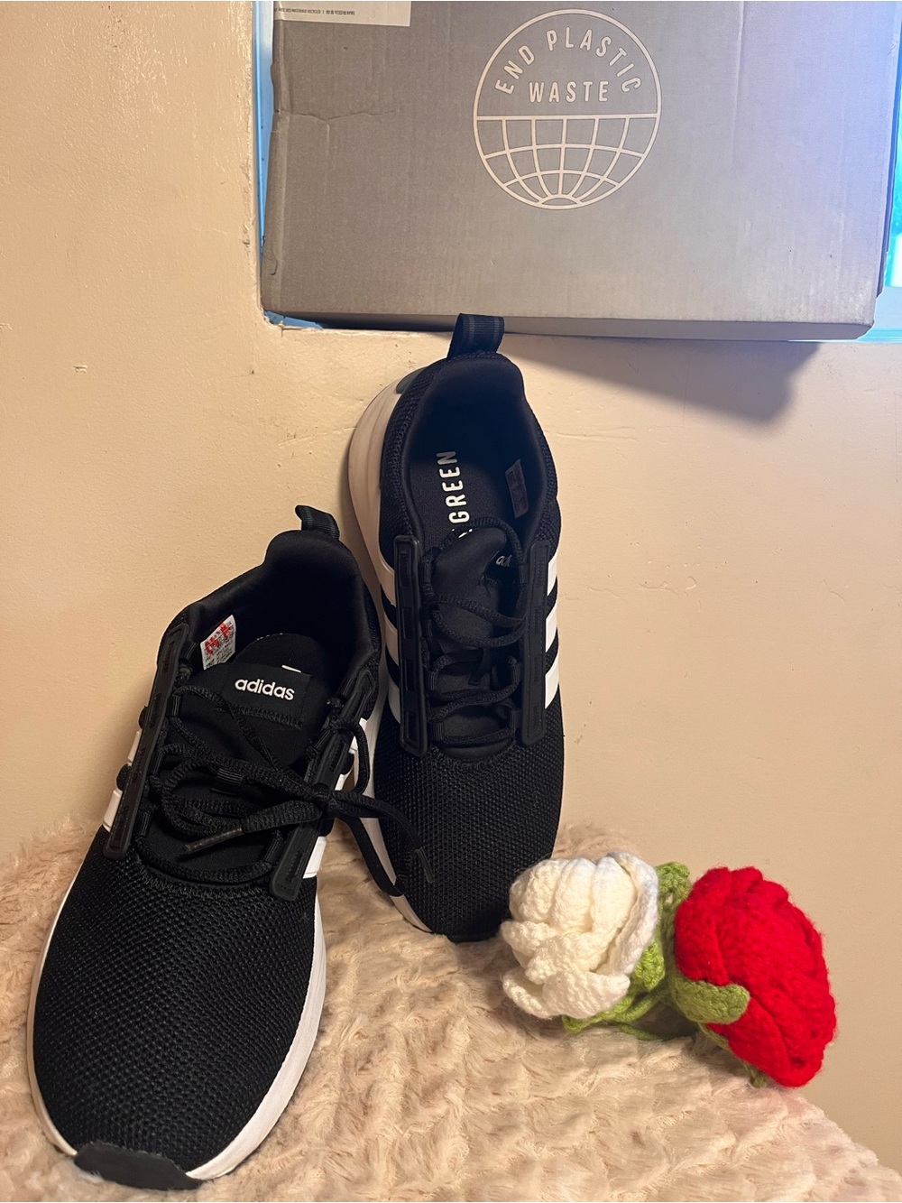 nwt adidas Sneakers
